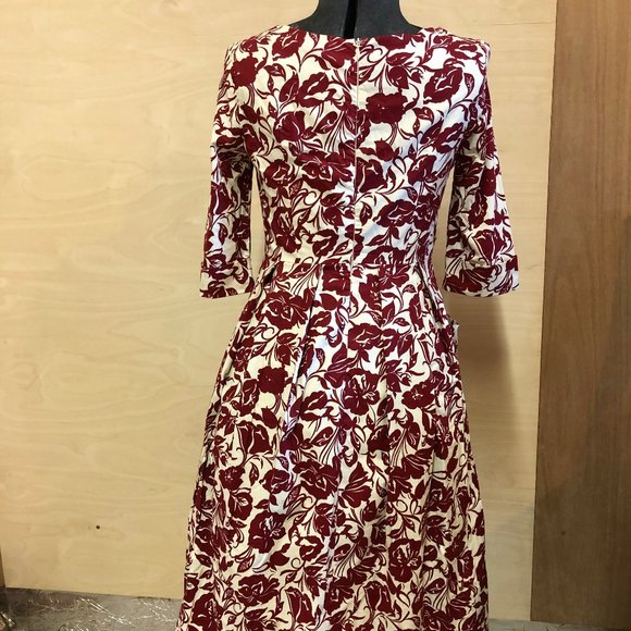 Women's Red and White Dress With Pockets - Picture 4 of 8